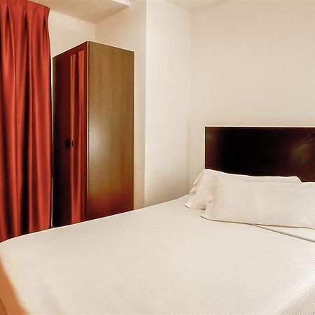 Kubik Hotel Caces Εξωτερικό φωτογραφία
